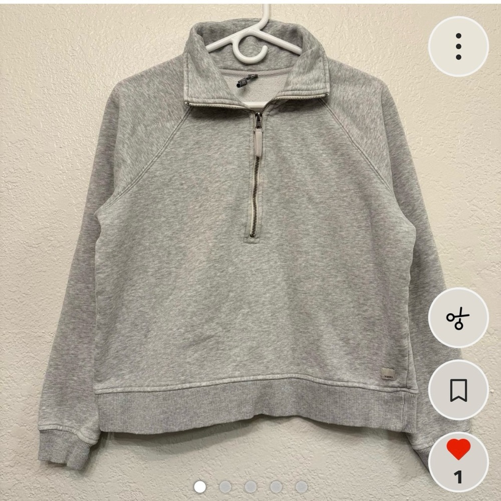 Vuori womens Half-Zip Pullover Sweater - Light Gray